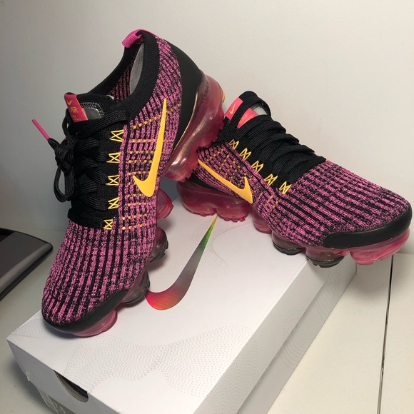 Nike Shoes - 🆕 Nike Air Vapormax Flynit 3 Running Shoes